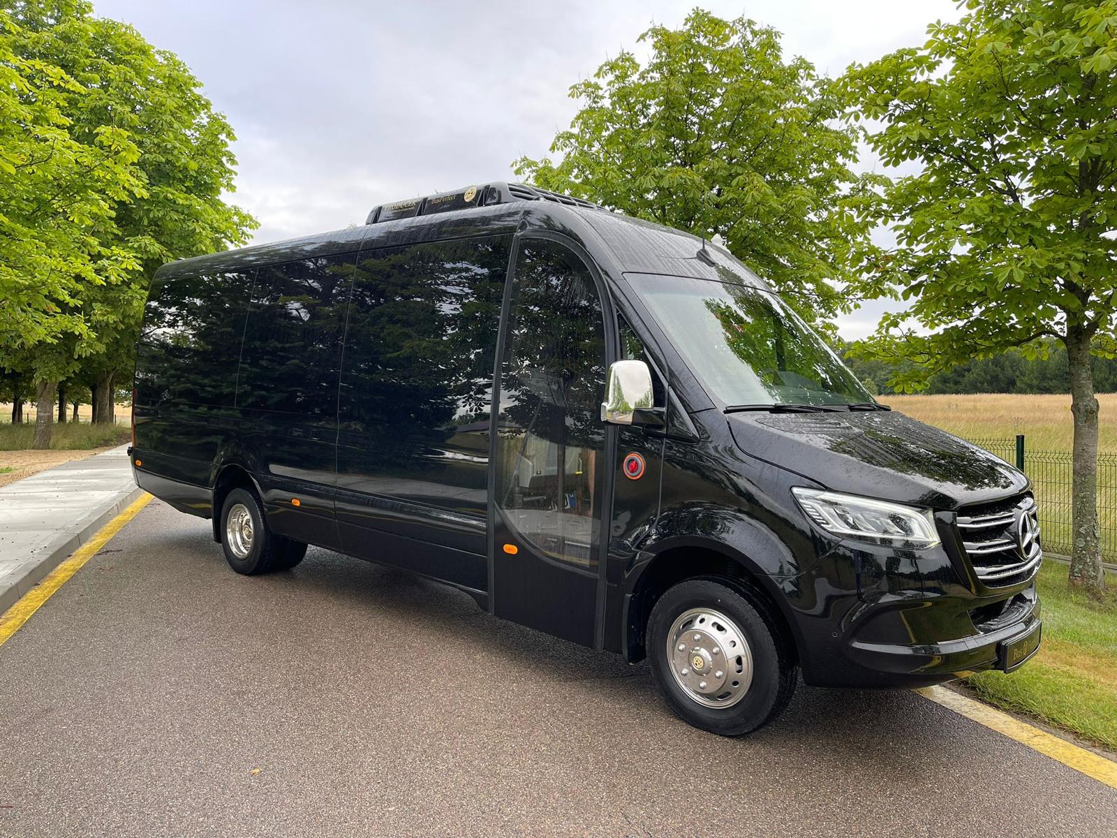 Mini bus prevoz oseb.jpeg